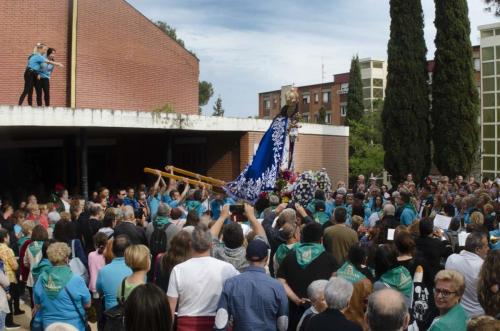 Sortida de Verge de la Fuensanta de l'esglesia de Ca n'Oriac.